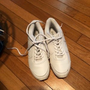 Cheer shoes